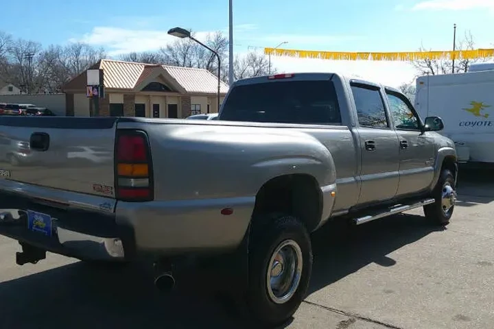$16999 : 2002 GMC Sierra 3500 SLT image 7
