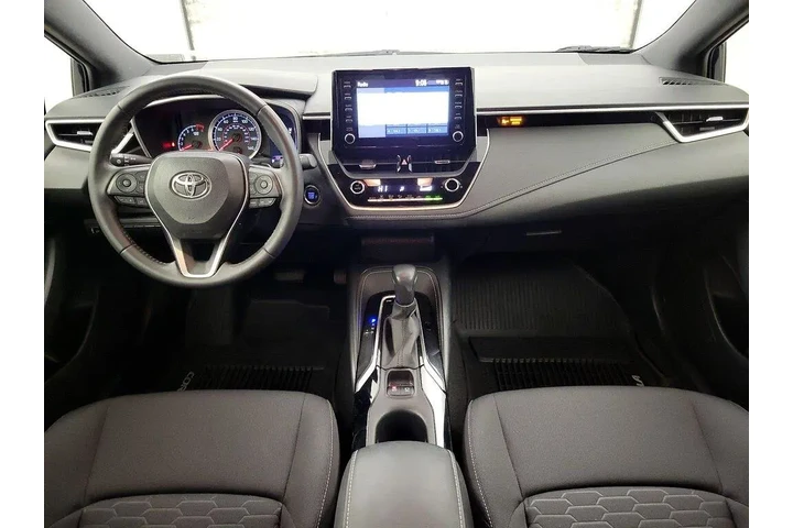 $18998 : Toyota Corolla Hatchback 201 image 9