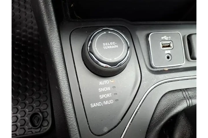 $12988 : Jeep Cherokee 2020 4x4 North image 5