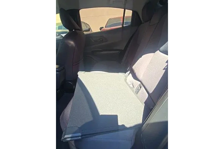 $28900 : Toyota Prius 2025 LE 4dr Hat image 4