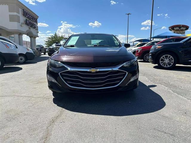 $18995 : Pre-Owned 2021 Malibu LT Seda image 3