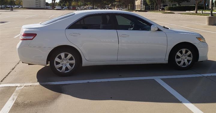 $5000 : **2011 Toyota Camry LE** image 2
