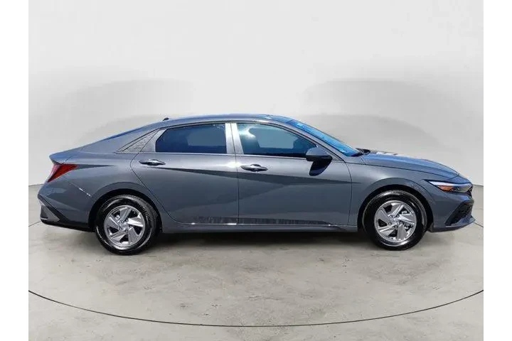 $20999 : Hyundai ELANTRA 2025 SE 4dr image 6