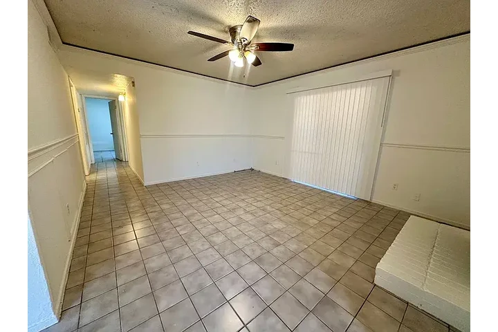 $1200 : Standard 2beds 1baths image 4