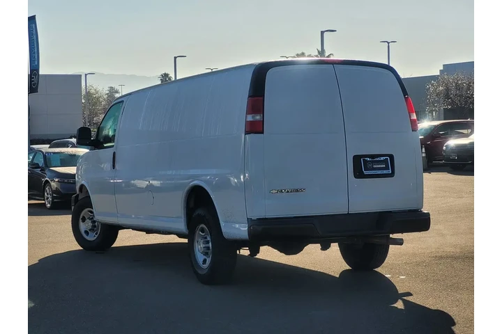 $28798 : Chevrolet Express 2023 2500 image 7