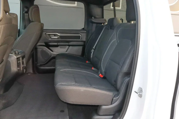 $38988 : 2025 1500 Big Horn 4x4 Crew C image 8