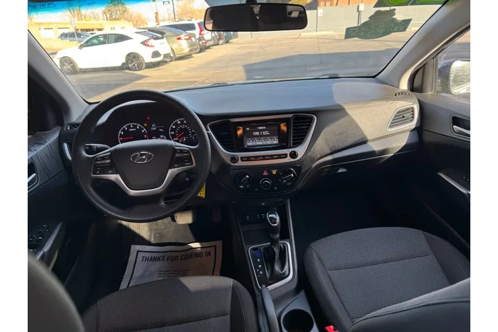 2020 Accent SE 4-Door 6A image 9