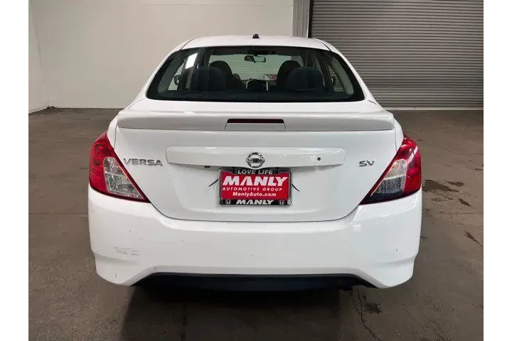 $8074 : Nissan Versa 2019 image 4