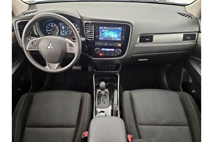 $14998 : Mitsubishi Outlander 2018 ES image 9
