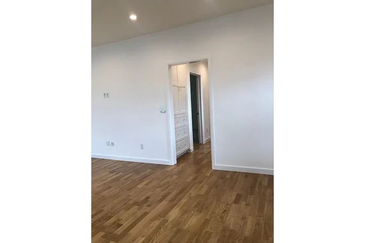 $900 : Casa Decente. image 3