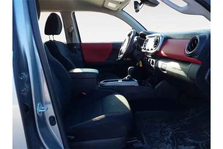 $21961 : Toyota Tacoma 2021 4x4 TRD P image 9