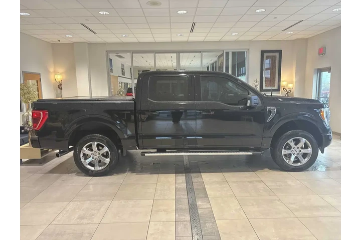 $36946 : Ford F-150 2022 4x4 XL 4dr S image 2