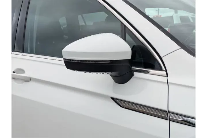 $23843 : Volkswagen Tiguan 2024 Wolfs image 10