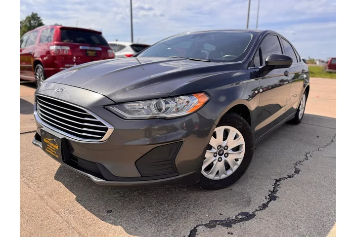 $9999 : 2019 Fusion S image 6