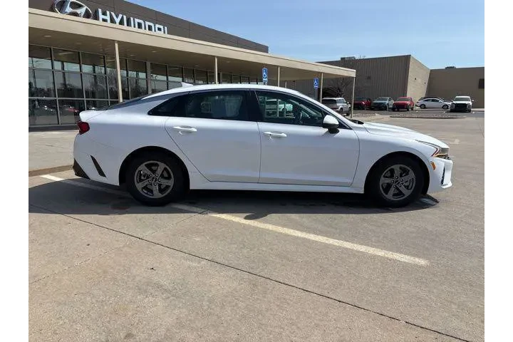 $21998 : Kia K5 2023 LXS 4dr Sedan image 6