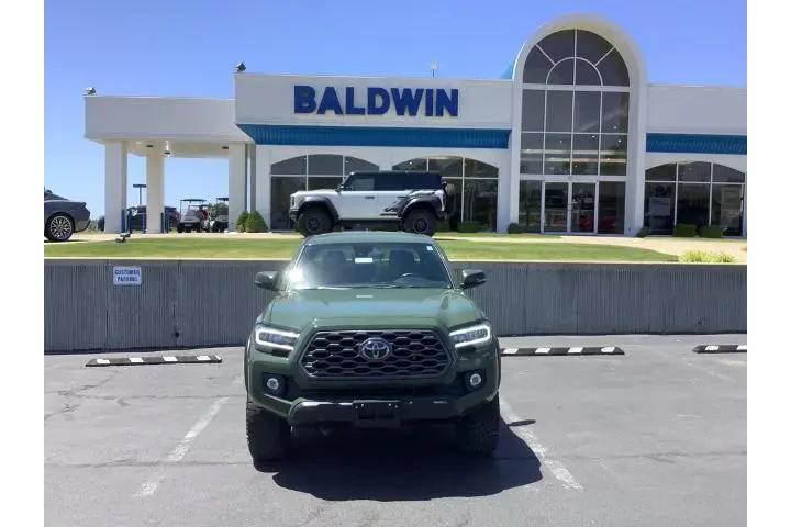 $30950 : Toyota Tacoma 2021 4x4 TRD O image 2