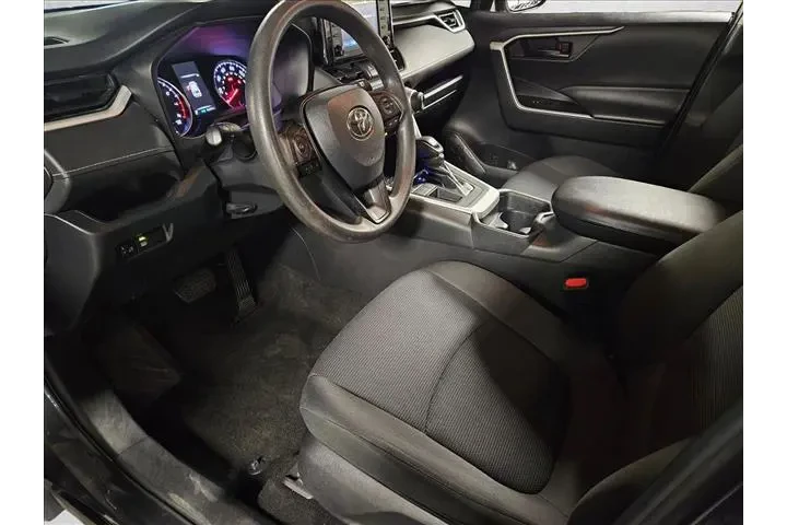 $22300 : Toyota RAV4 2020 LE 4dr SUV image 10