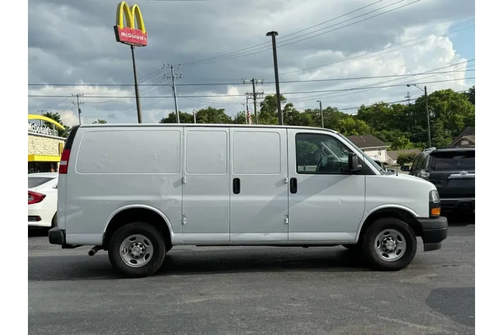 $18995 : 2021 Express 2500 image 6
