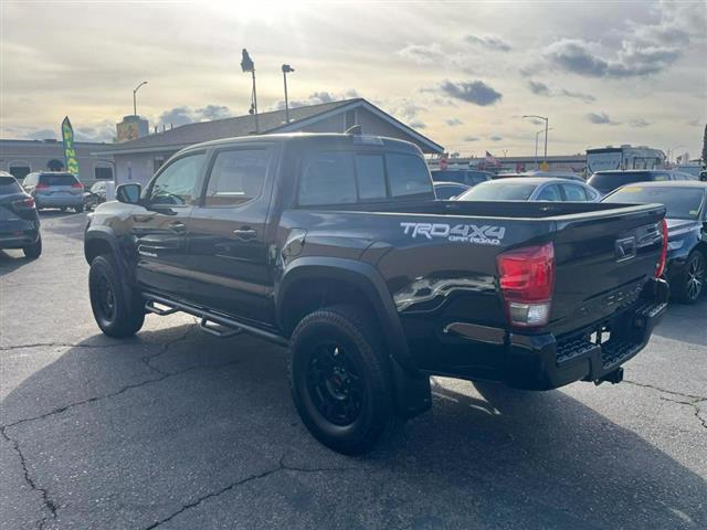 $27888 : 2016 TOYOTA TACOMA CREW CAB image 8