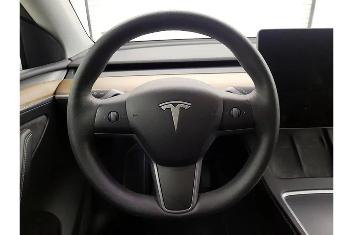 $32998 : Tesla Model Y 2023 AWD Long image 10