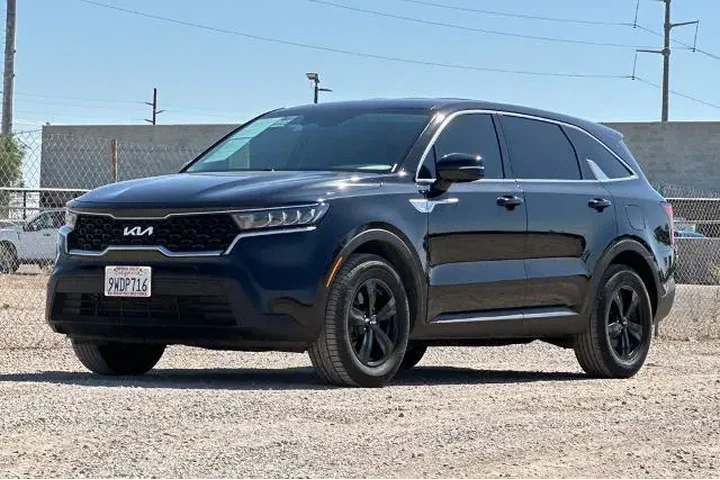 $21588 : Kia Sorento 2022 LX 4dr SUV image 9