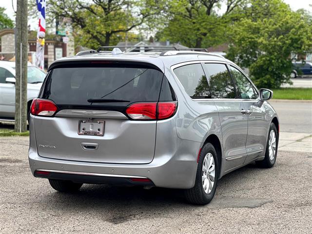 $18999 : 2018 Pacifica image 6