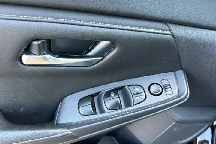 $14881 : Nissan Sentra 2024 SV 4dr Se image 9