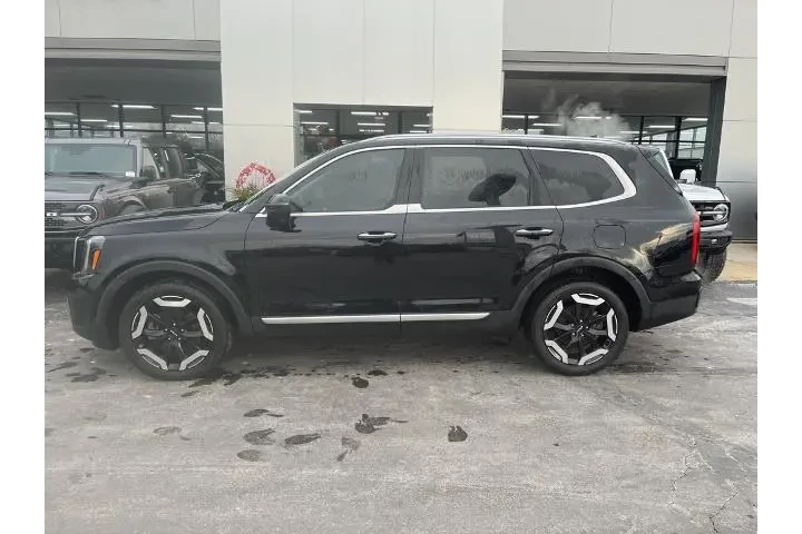 $32988 : Kia Telluride 2023 AWD S 4dr image 3