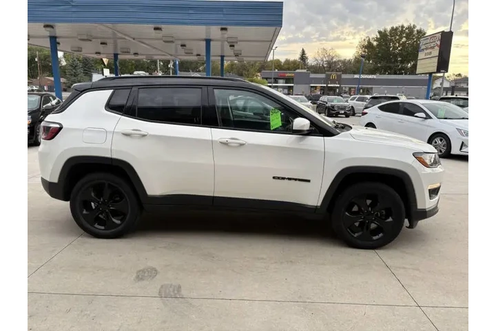 $16990 : 2018 Compass Altitude image 6