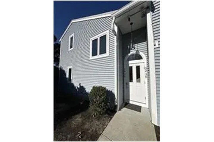 $5700 : Rental property with 3 bedro image 2