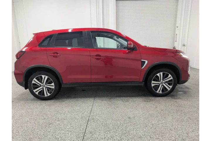 $31695 : Mitsubishi Outlander Sport 2 image 3