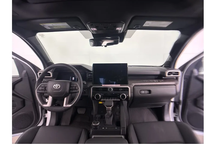 $50000 : 2025 Tacoma 4WD Limited image 4