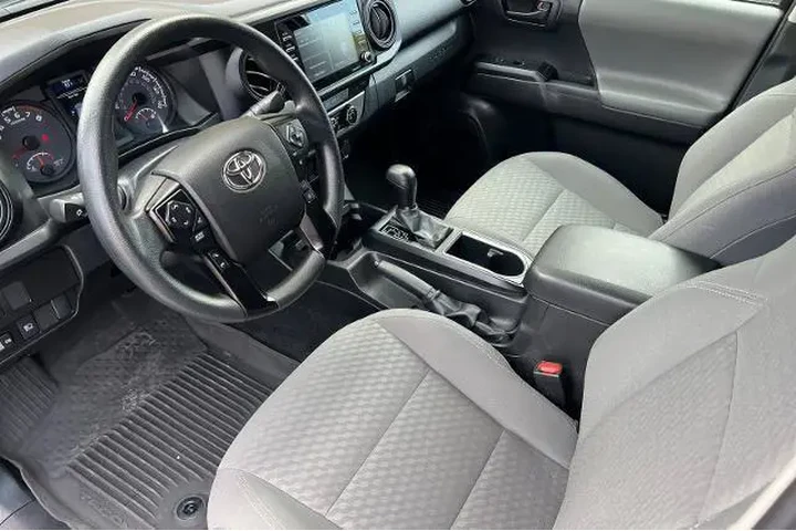 $31601 : Toyota Tacoma 2022 4x4 SR V6 image 10