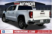 $26888 : GMC Sierra 1500 2020 4x4 SLE thumbnail