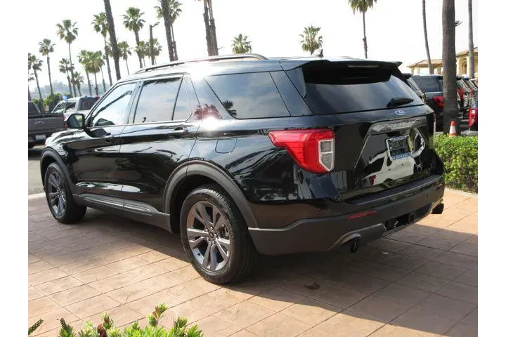 $30974 : Ford Explorer 2023 XLT 4dr S image 2