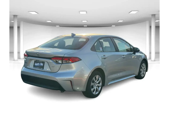 $18735 : Toyota Corolla 2024 LE 4dr S image 4