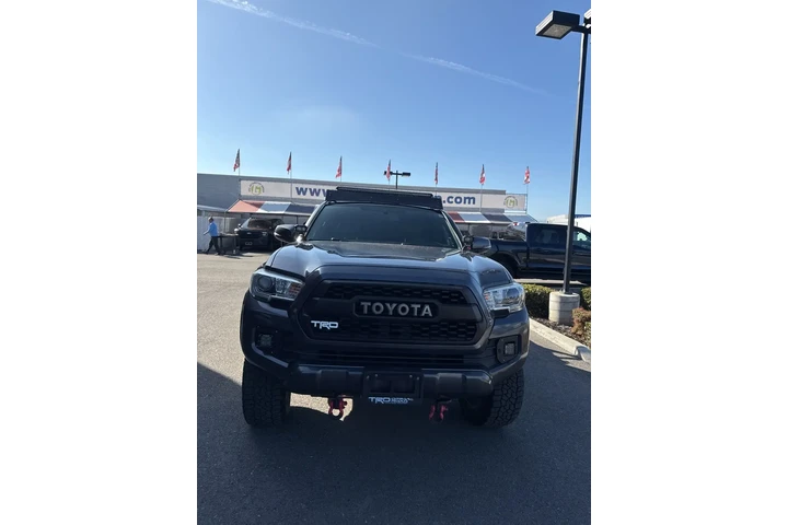 $29950 : Toyota Tacoma 2017 4x4 Limit image 3