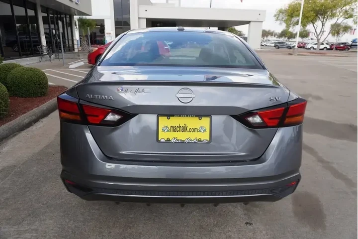 $20488 : Nissan Altima 2024 2.5 SV 4d image 5