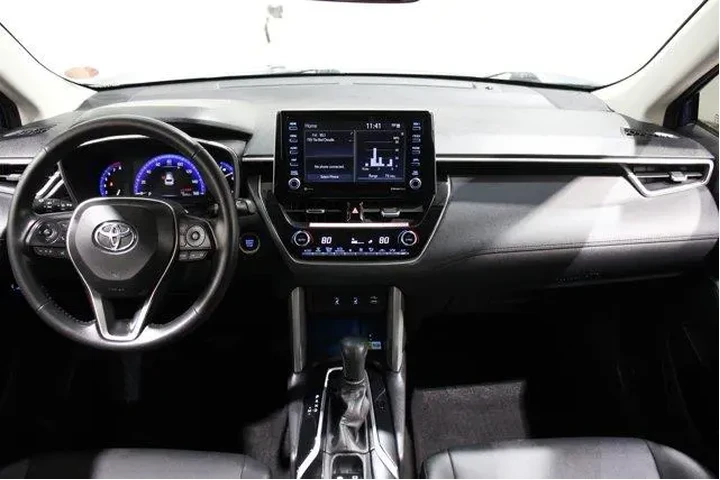 $27411 : Toyota Corolla Cross 2022 AW image 2