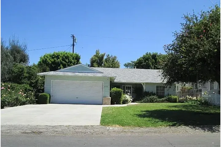 $900 : charming 3bed 2bath for rent image 1