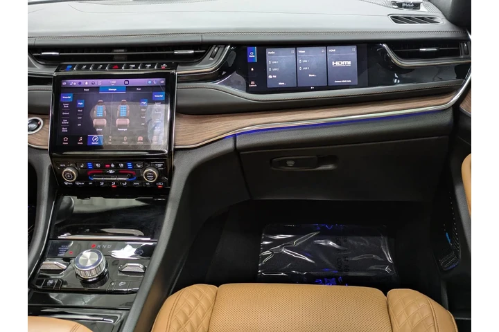 $35495 : Pre-Owned 2022 Grand Cherokee image 6