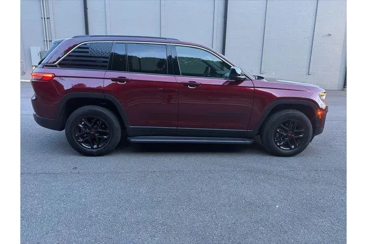 $32490 : Jeep Grand Cherokee 2025 4x2 image 7