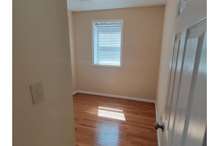 $1500 : Single Family home for rent in image 5