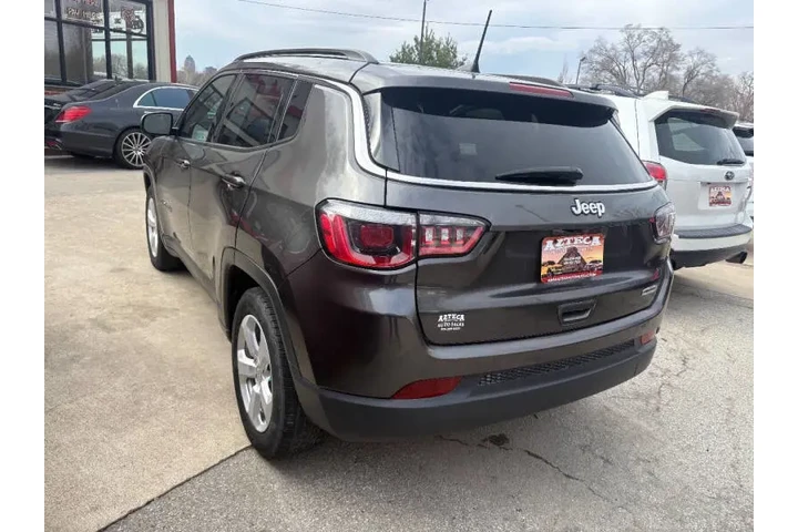 2018 Compass Latitude image 7