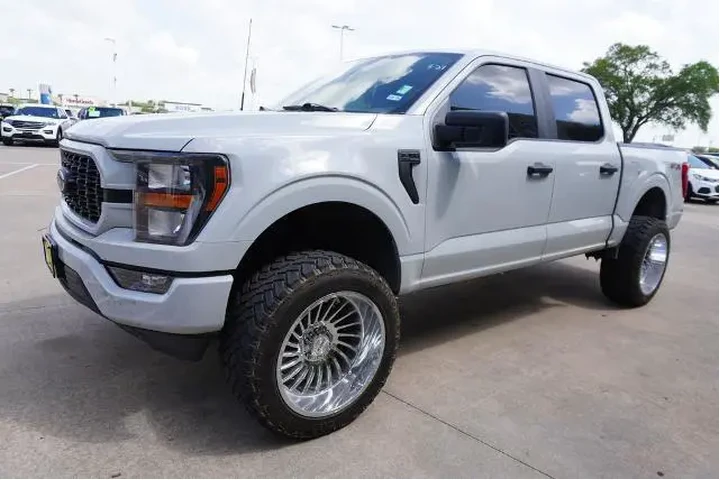 $37288 : Ford F-150 2023 4x2 XL 4dr S image 3