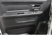 $28940 : Ram 1500 Classic 2023 4x2 Tr thumbnail