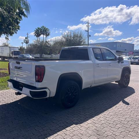 $28500 : GMC SIERRA 1500 image 2