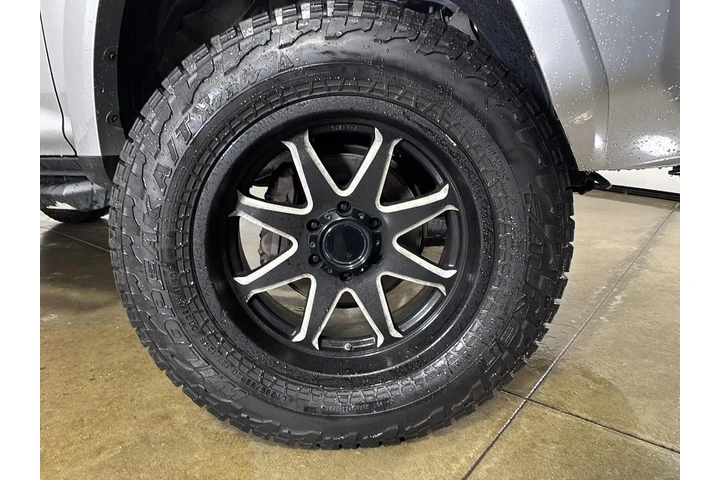 $38492 : 2021 4Runner TRD Off-Road Pre image 5