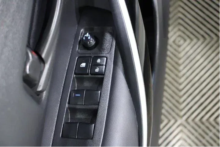 $24998 : Toyota Corolla Hybrid 2022 L image 7