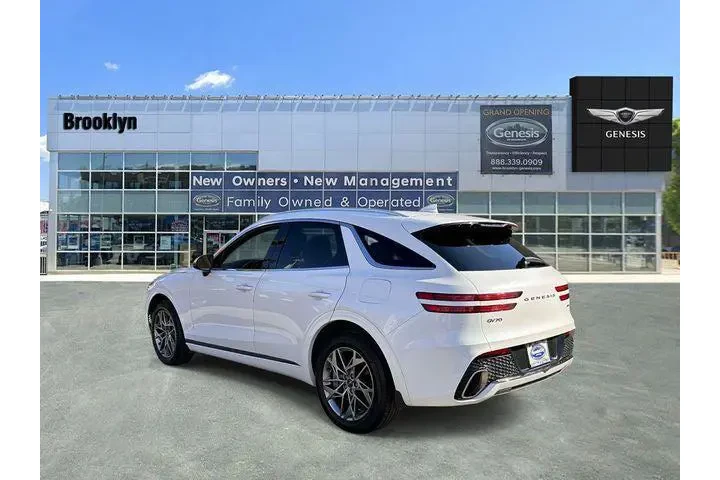 $34604 : Genesis GV70 2023 AWD 2.5T S image 7